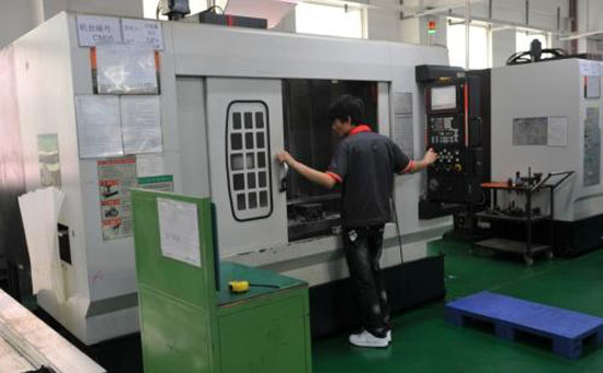 對于一些手板加工技術(shù)，難以將相同厚度的0.1mm和0.2mm的相同部件打印出來，但前者需要2倍的時間和更多的成本